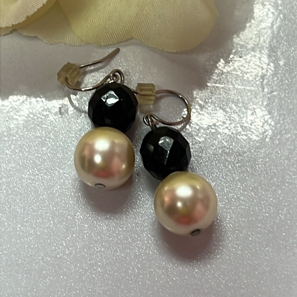 🖤WHITE HOUSE BLACK MARKET JEWELRY - BRACELET & MATCHING EARRING SET 🖤 - Picture 6 of 10